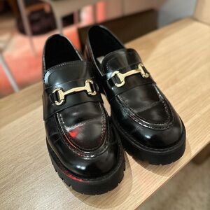 Steve Madden Lug sole black loafers